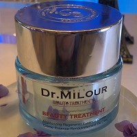 米洛医生 水活焕颜精华凝露50g一抹即化,瞬间润透,鲜活嫩肤,柔滑细腻,水光Q弹,清爽不油腻,改善粗糙细纹