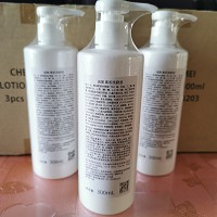 诚美 柔和洗颜液300ml 泡沫细腻,弱酸性,温和无刺激,清洁毛孔及多余油脂,补水滋润