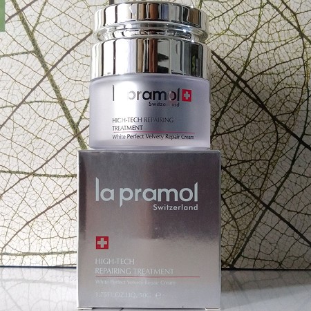 里海之谜 臻透亮白柔润修复霜50g 亮白美肌,代谢黑色素,净斑祛黄,淡化皱纹,滋养白皙