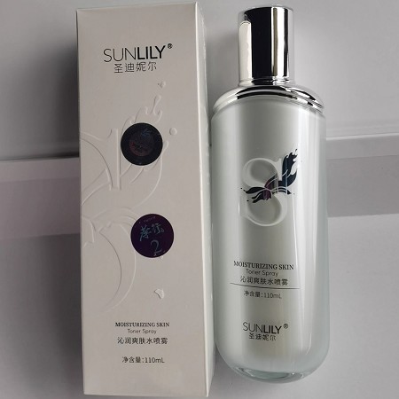 圣迪妮尔 沁润爽肤水喷雾110g 喷雾沁凉细密,轻薄易吸收,水润通透,淡纹焕亮,水润年轻