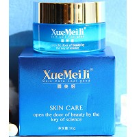 雪美姬 山羊奶润颜乳霜30g 质地轻盈柔软、山羊奶油脂层层润滑,改善因干燥导致的干纹和粗糙问题