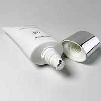 圣迪妮尔 双效隔离防晒霜30gSPF30,PA+++有效隔离紫外线UVA和UVB,防止晒伤/晒黑/晒老