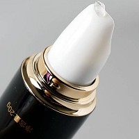 超越无限 黑眼圈修护啫喱20g 质地丝滑柔润,补充养分和水分,增强弹力,改善松弛,预防鱼尾纹