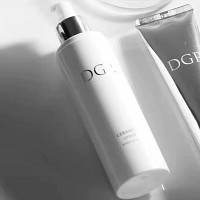 诚美 DGR神经酰胺美容液200ml 质地滑爽不黏腻,渗透肌底,滋润干燥,紧致水嫩