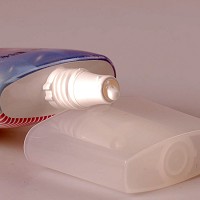 肌肤医生 丝柔隔离防晒40gSPF35,PA+++ 防晒伤、晒黑，隔离紫外线、清爽无黏腻感