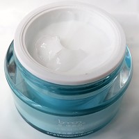 圣博蜜思 冰氧凝水霜50g 质地轻盈、瞬间吸收、水嫩光滑、温和不干燥、令肌肤整日水润清爽