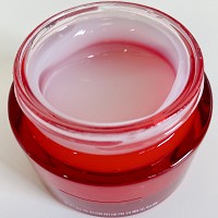 金俪炫 出水芙蓉乳霜50g 质地清盈柔软、水润柔滑、柔软舒适、改善因干燥而导致的干纹与粗糙肌肤