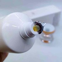 苗氏魔斑 净颜洁面乳100g 深层清洁毛孔污垢,平衡油脂分泌,预防粉刺、暗疮、痘痘、黑头形成